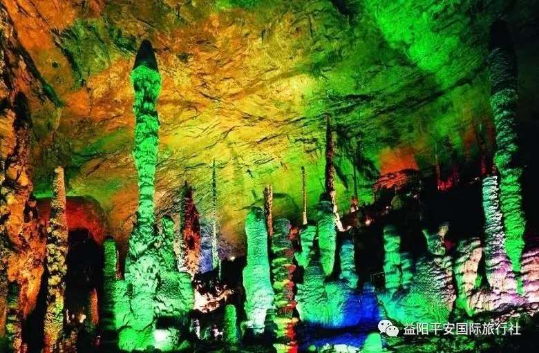 　張家界大峽谷、玻璃橋、黃龍洞品質(zhì)純玩兩日游c2