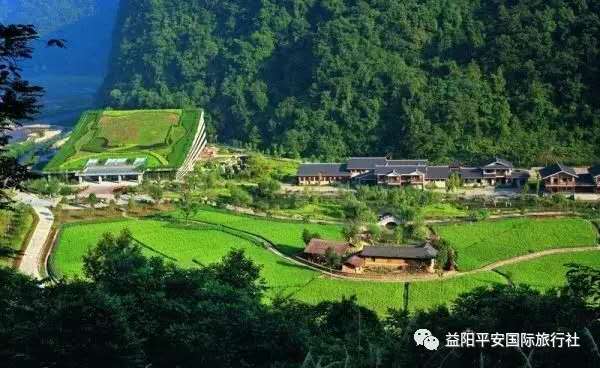 　張家界大峽谷、玻璃橋、黃龍洞品質(zhì)純玩兩日游c2