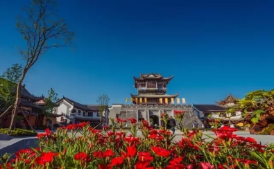 鳳凰古城、晚會(huì)、矮寨大橋、魔鬼玻璃棧道、墨戎苗寨汽車兩日游